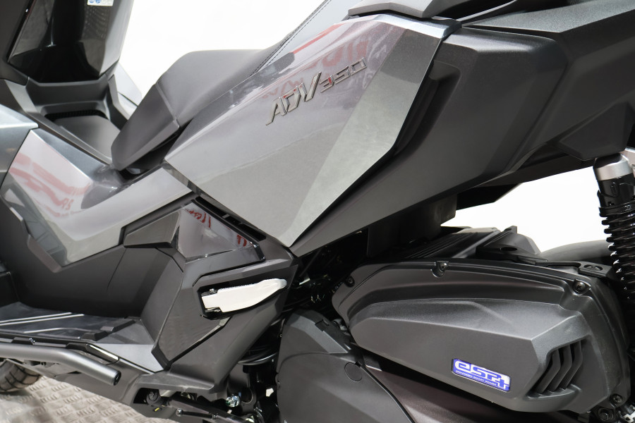 Imagen 14 de Honda ADV 350 Gasolina 30 CV