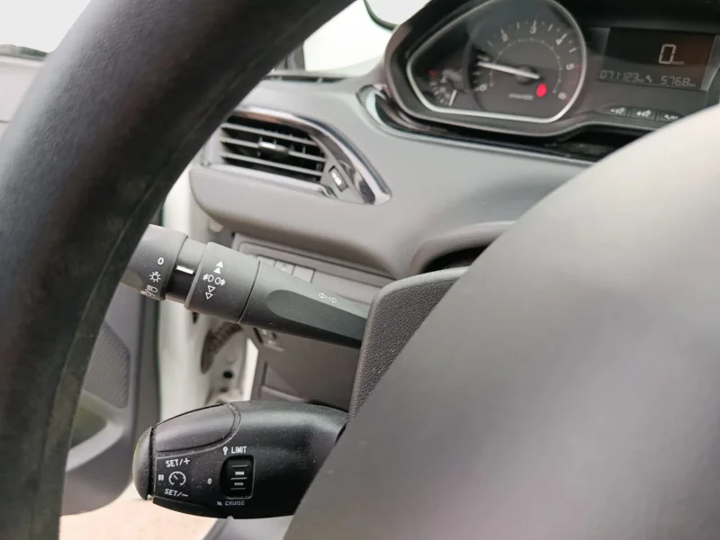 Imagen de Peugeot 208