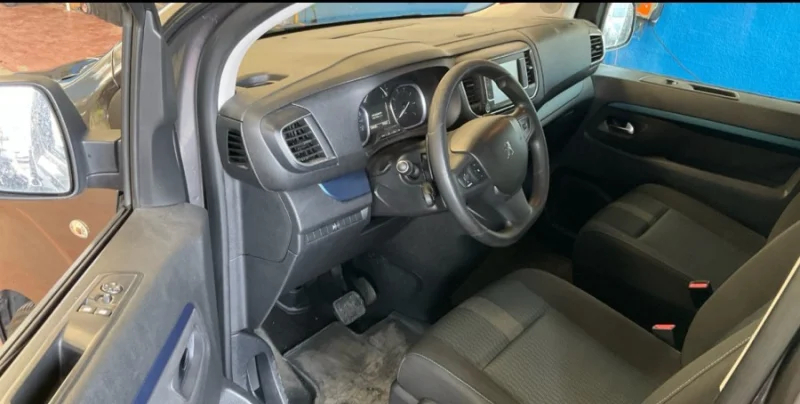 Imagen de Peugeot Traveller