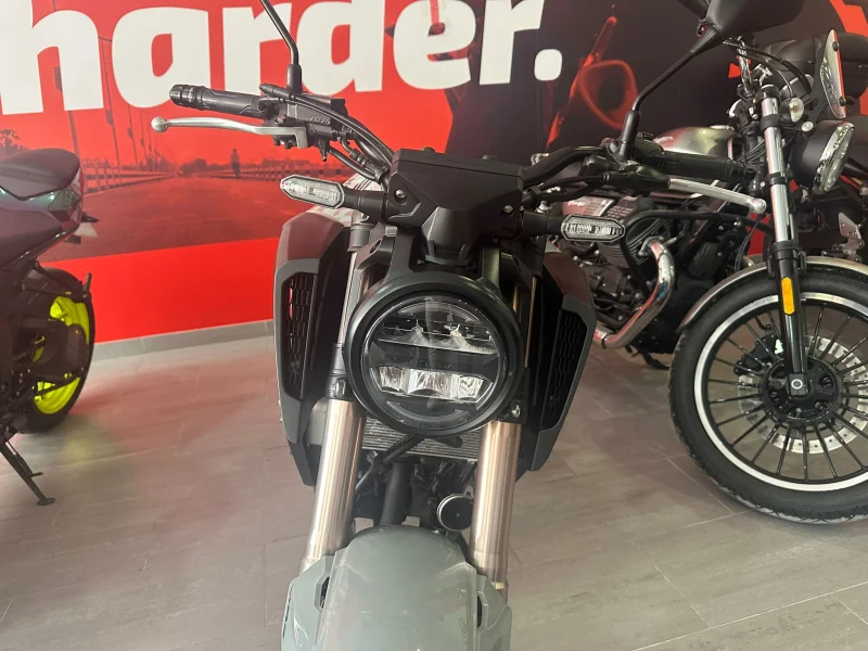 Imagen de Honda CB 125 R