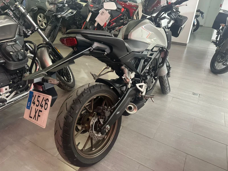 Imagen de Honda CB 125 R