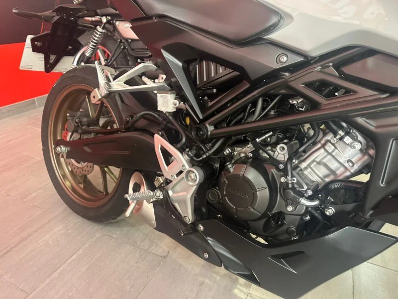 Imagen de Honda CB 125 R