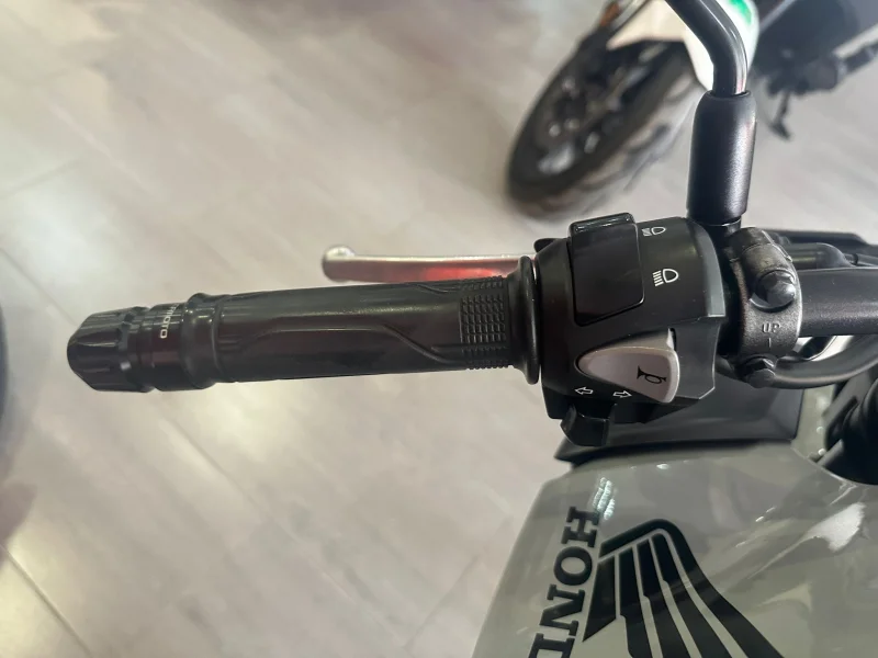 Imagen de Honda CB 125 R