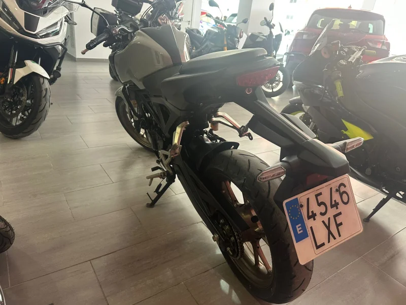 Imagen de Honda CB 125 R