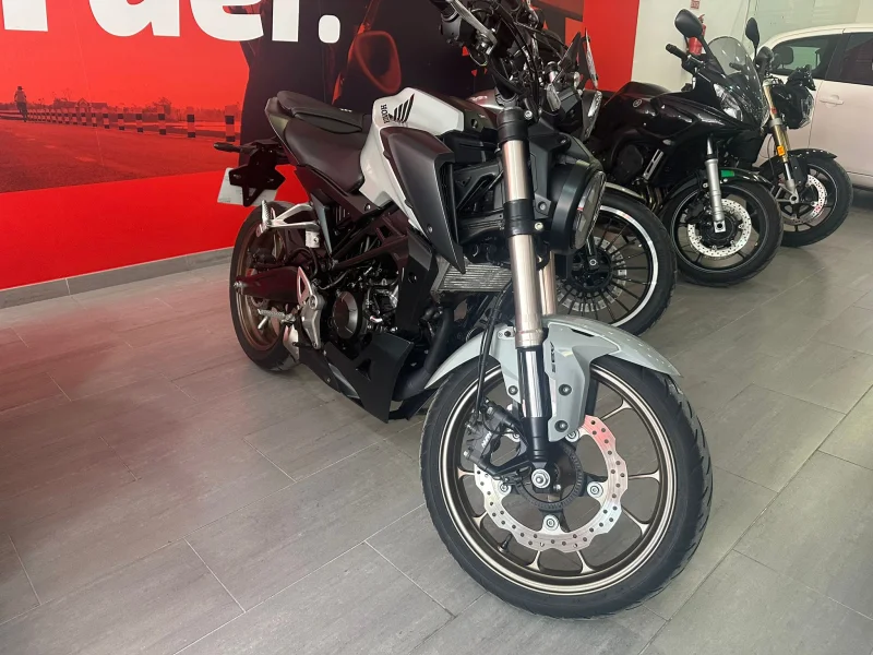 Imagen de Honda CB 125 R