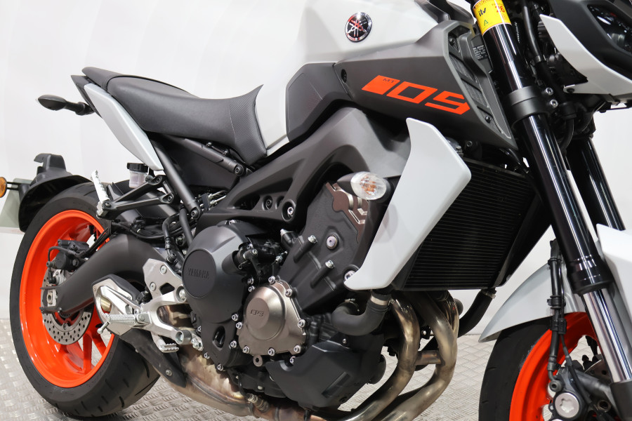Imagen 11 de Yamaha MT 09 Gasolina 116 CV