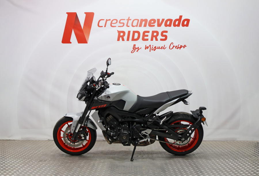 Imagen 2 de Yamaha MT 09 Gasolina 116 CV