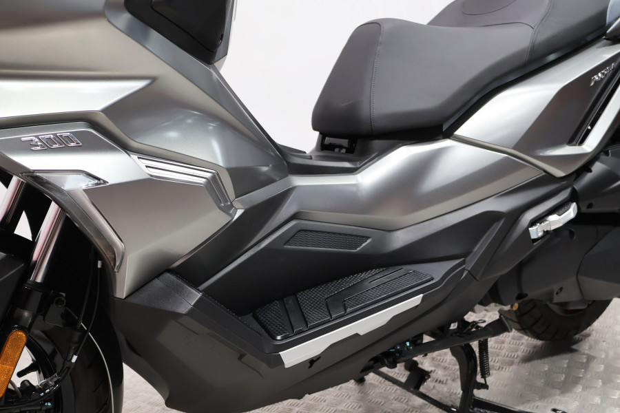 Imagen 12 de Sym ADX 300 TCS Gasolina 26 CV