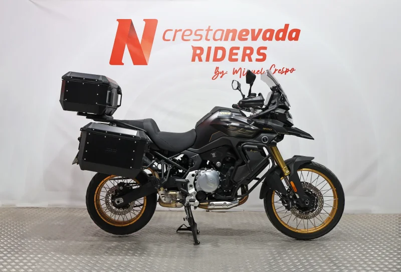 Imagen de VOGE 900 DSX