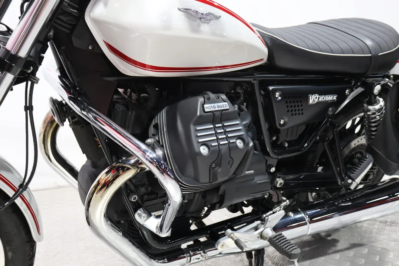 Imagen de Moto Guzzi V9 ROAMER
