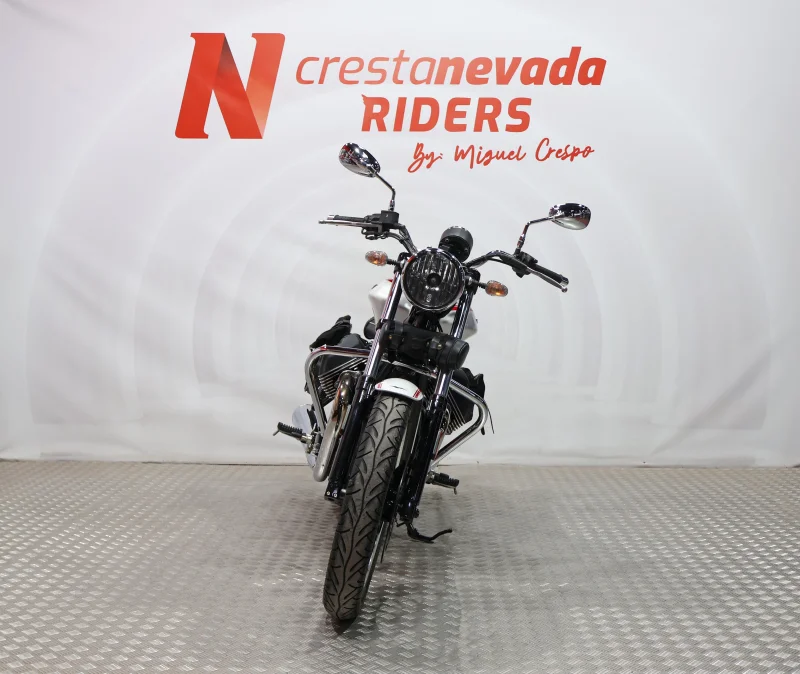 Imagen de Moto Guzzi V9 ROAMER