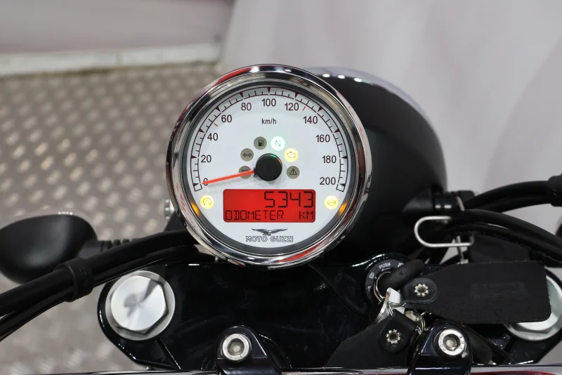 Imagen de Moto Guzzi V9 ROAMER