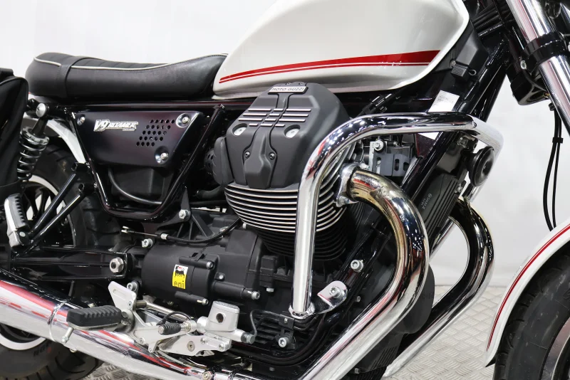 Imagen de Moto Guzzi V9 ROAMER