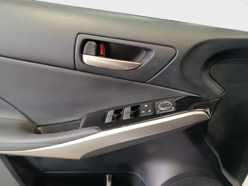 Imagen de Lexus IS