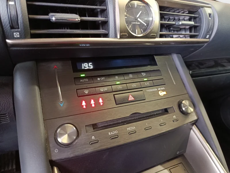 Imagen de Lexus IS
