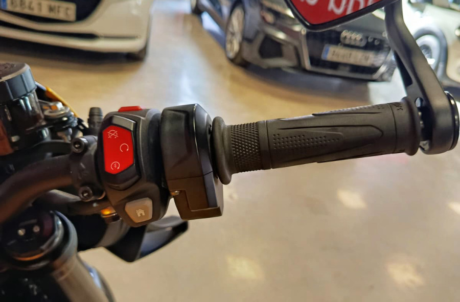 Imagen 9 de Triumph STREET TRIPLE RS Gasolina 131 CV