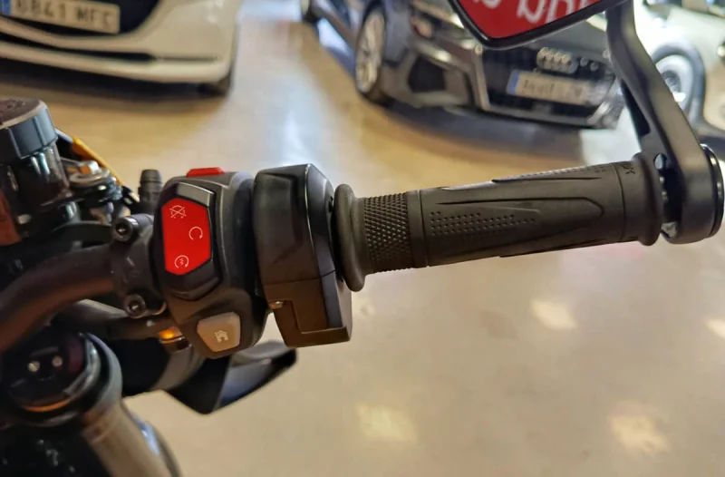 Imagen de Triumph STREET TRIPLE RS