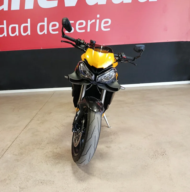 Imagen de Triumph STREET TRIPLE RS