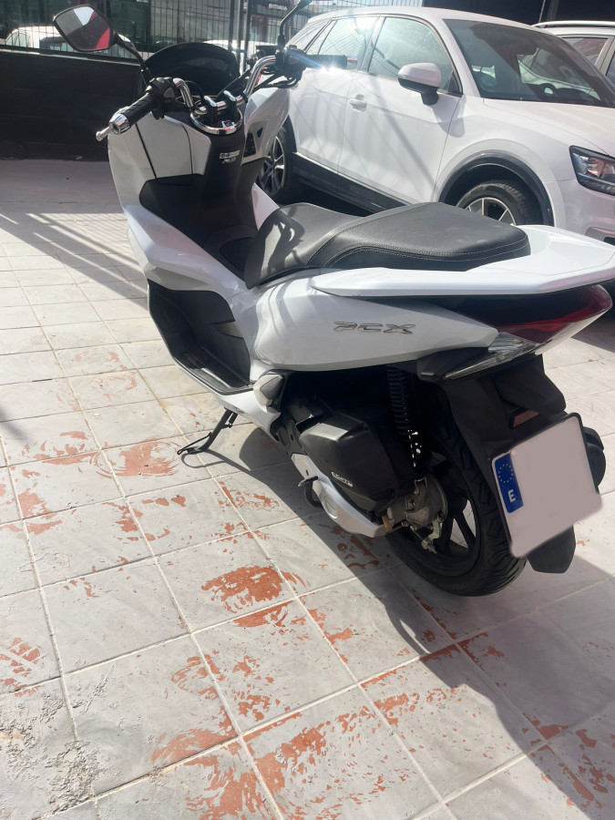 Imagen 9 de Honda PCX 125 Gasolina 12 CV