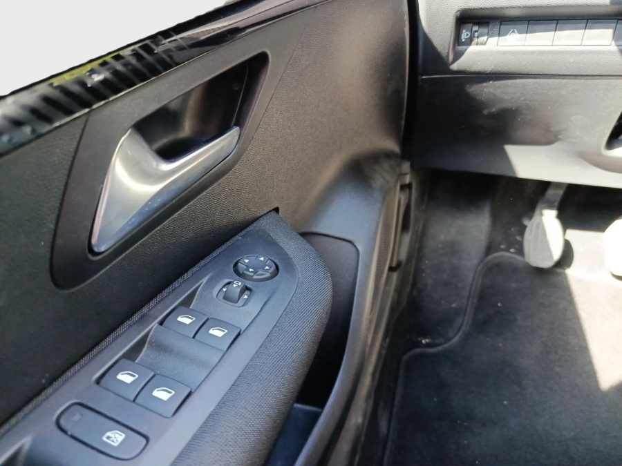 Imagen de Peugeot 208