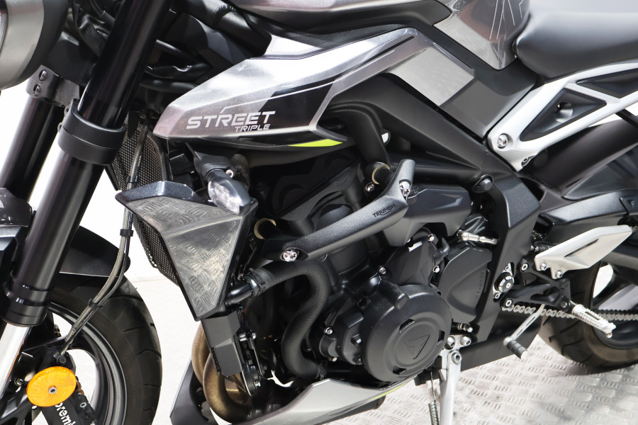 Imagen 13 de Triumph STREET TRIPLE R Gasolina 120 CV