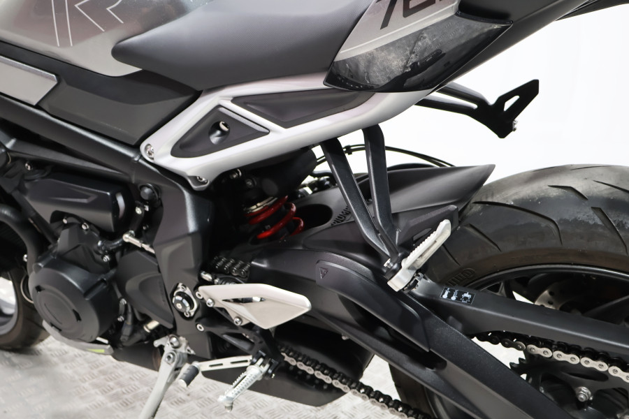 Imagen 14 de Triumph STREET TRIPLE R Gasolina 120 CV