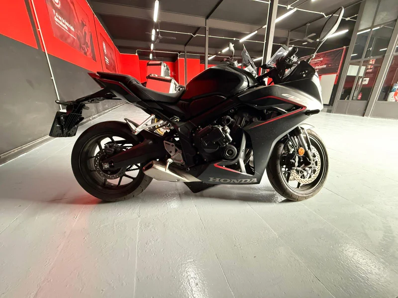 Imagen de Honda CBR 650 R E-CLUTCH A2