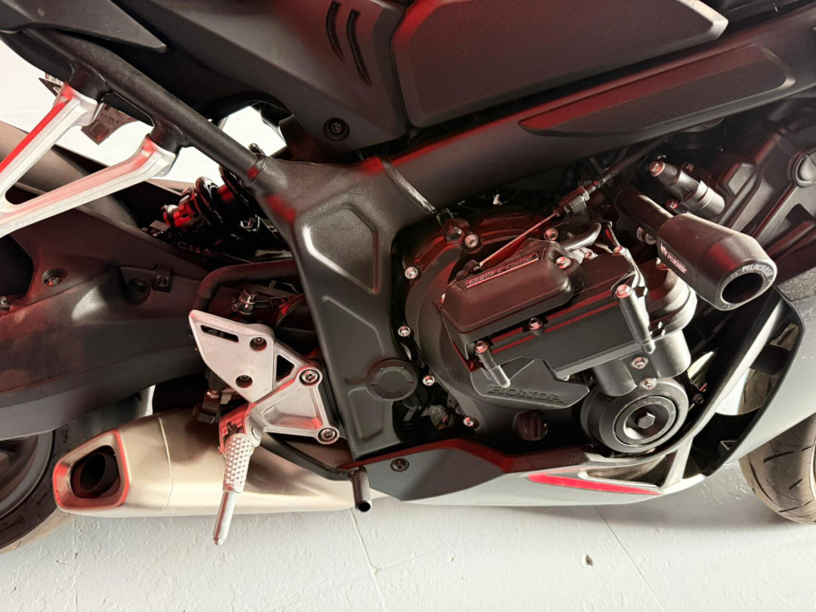 Imagen 9 de Honda CBR 650 R E-CLUTCH A2 Gasolina 48 CV