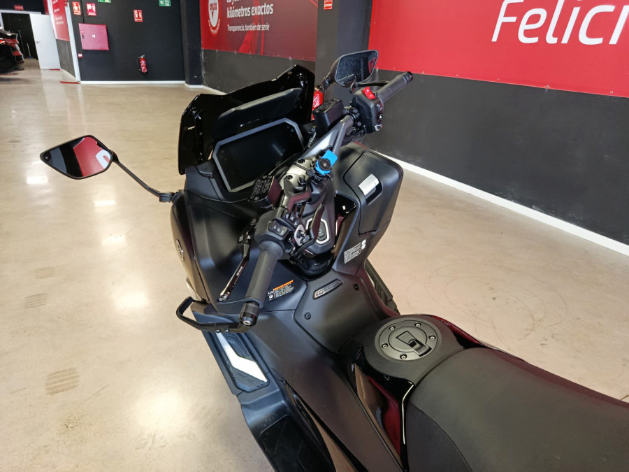 Imagen 10 de Yamaha TMAX 560 TECH MAX Gasolina 48 CV