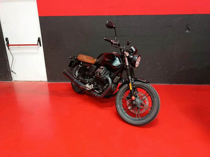 Imagen de Moto Guzzi V7 STONE A2