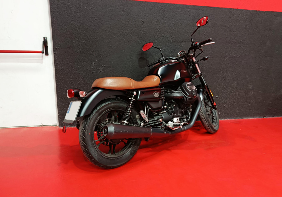 Imagen de Moto Guzzi V7 STONE A2