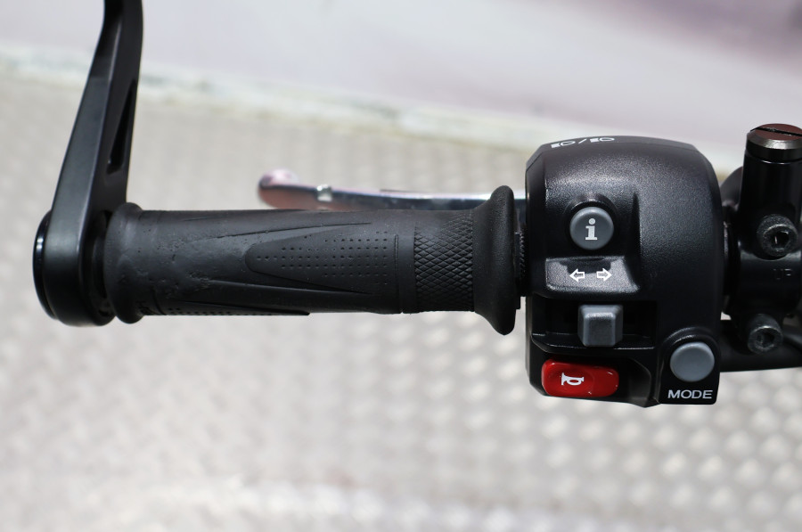 Imagen de Triumph STREET TRIPLE S