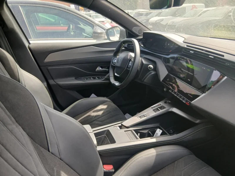 Imagen de Peugeot 408