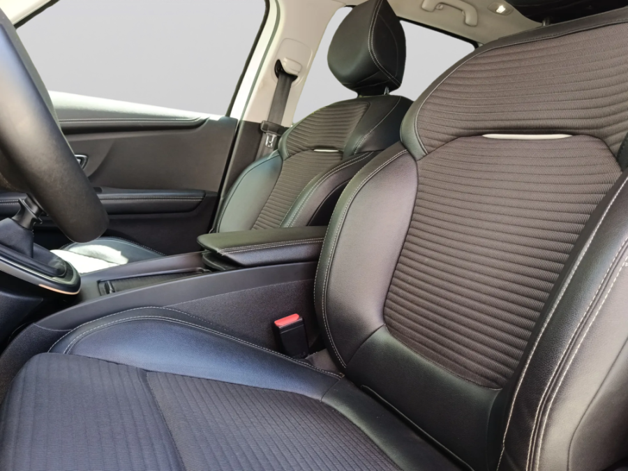 Imagen 19 de Renault Scénic Diesel 150 CV por 17.490 €