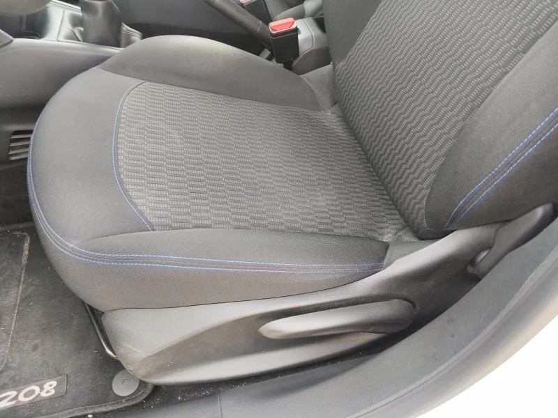 Imagen de Peugeot 208