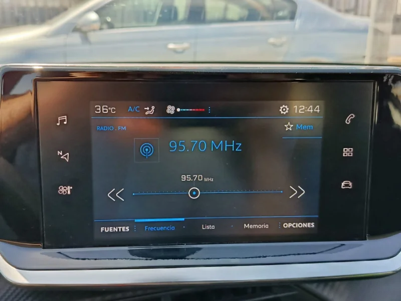 Imagen de Peugeot 208