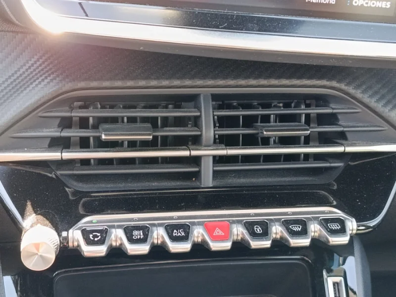 Imagen de Peugeot 208