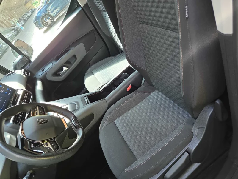 Imagen de Peugeot Rifter