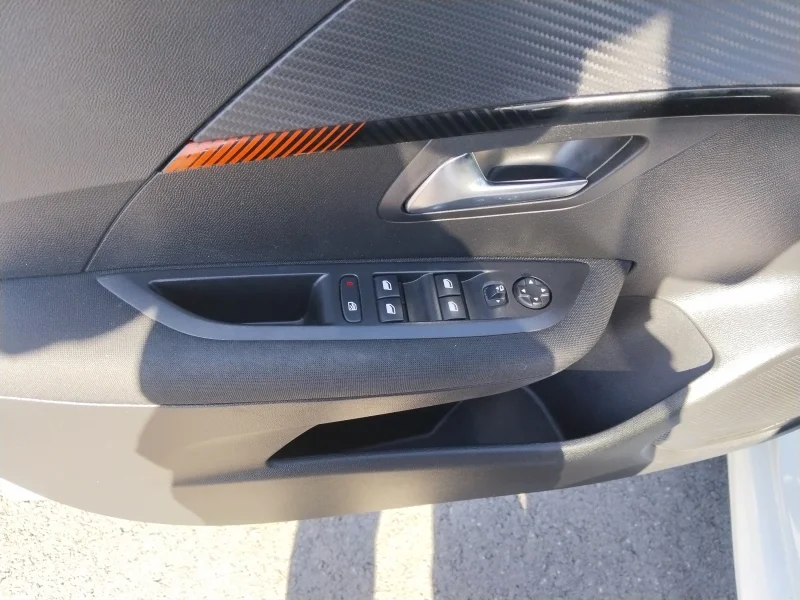 Imagen de Peugeot 208
