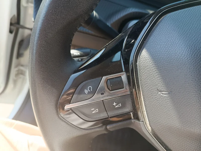 Imagen de Peugeot 208