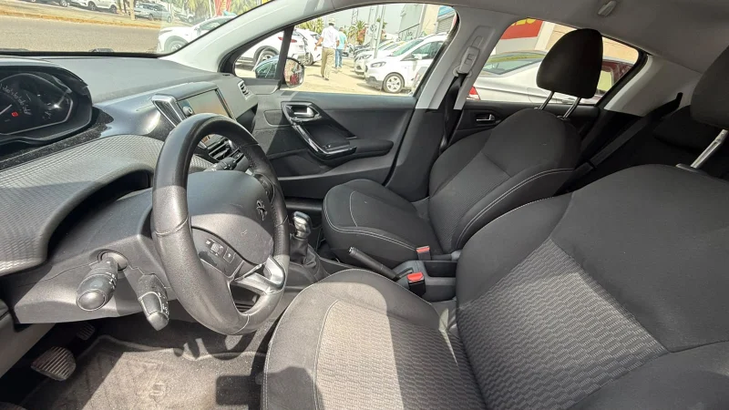 Imagen de Peugeot 208
