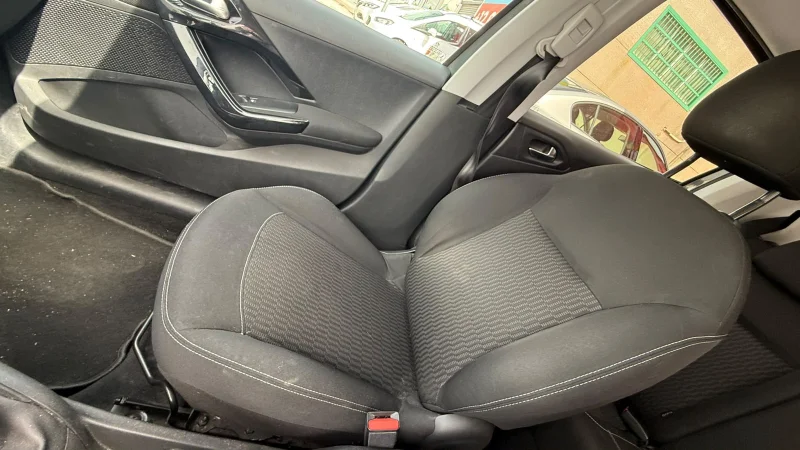 Imagen de Peugeot 208