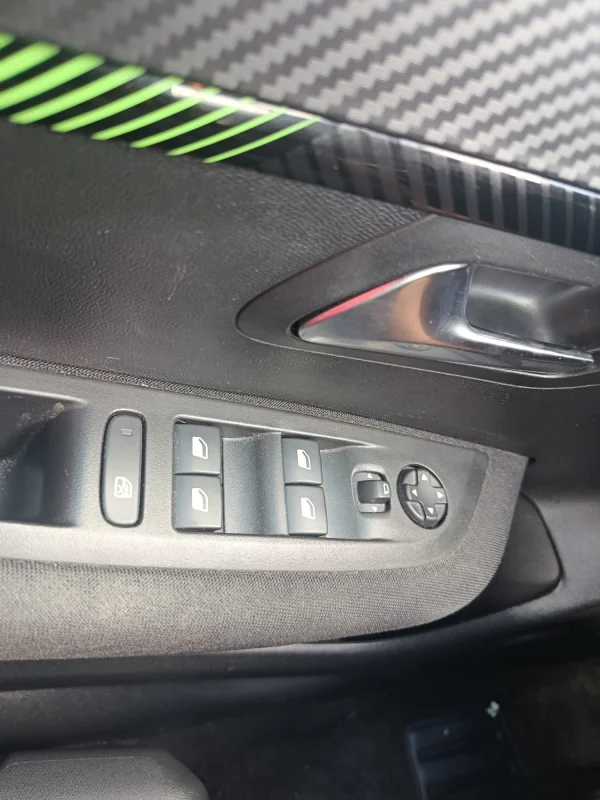 Imagen de Peugeot 208
