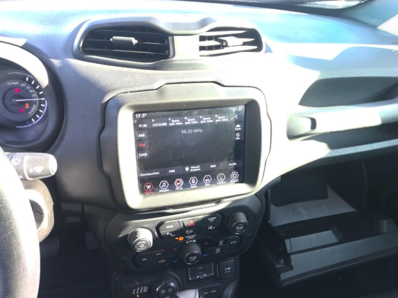 Imagen 8 de Jeep Renegade Híbrido 190 CV por 17.990 €
