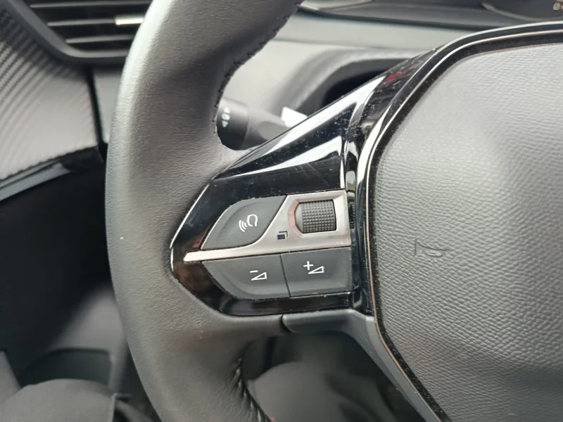 Imagen de Peugeot 208