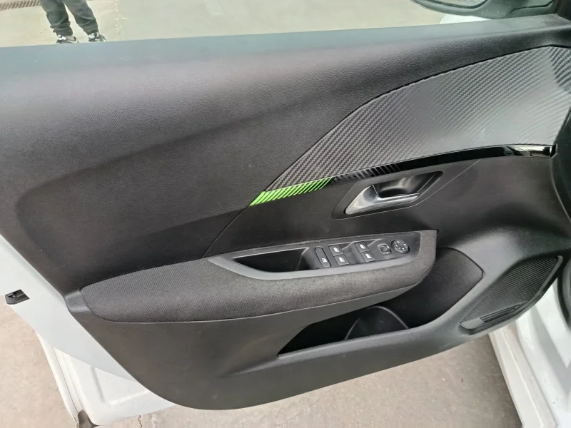 Imagen de Peugeot 208
