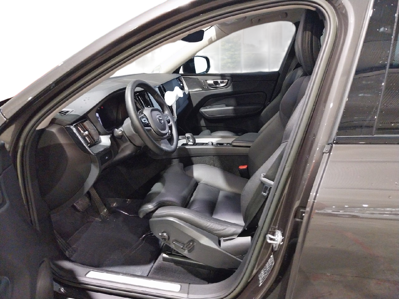 Imagen 7 de Volvo XC60 Híbrido 197 CV por 37.990 €