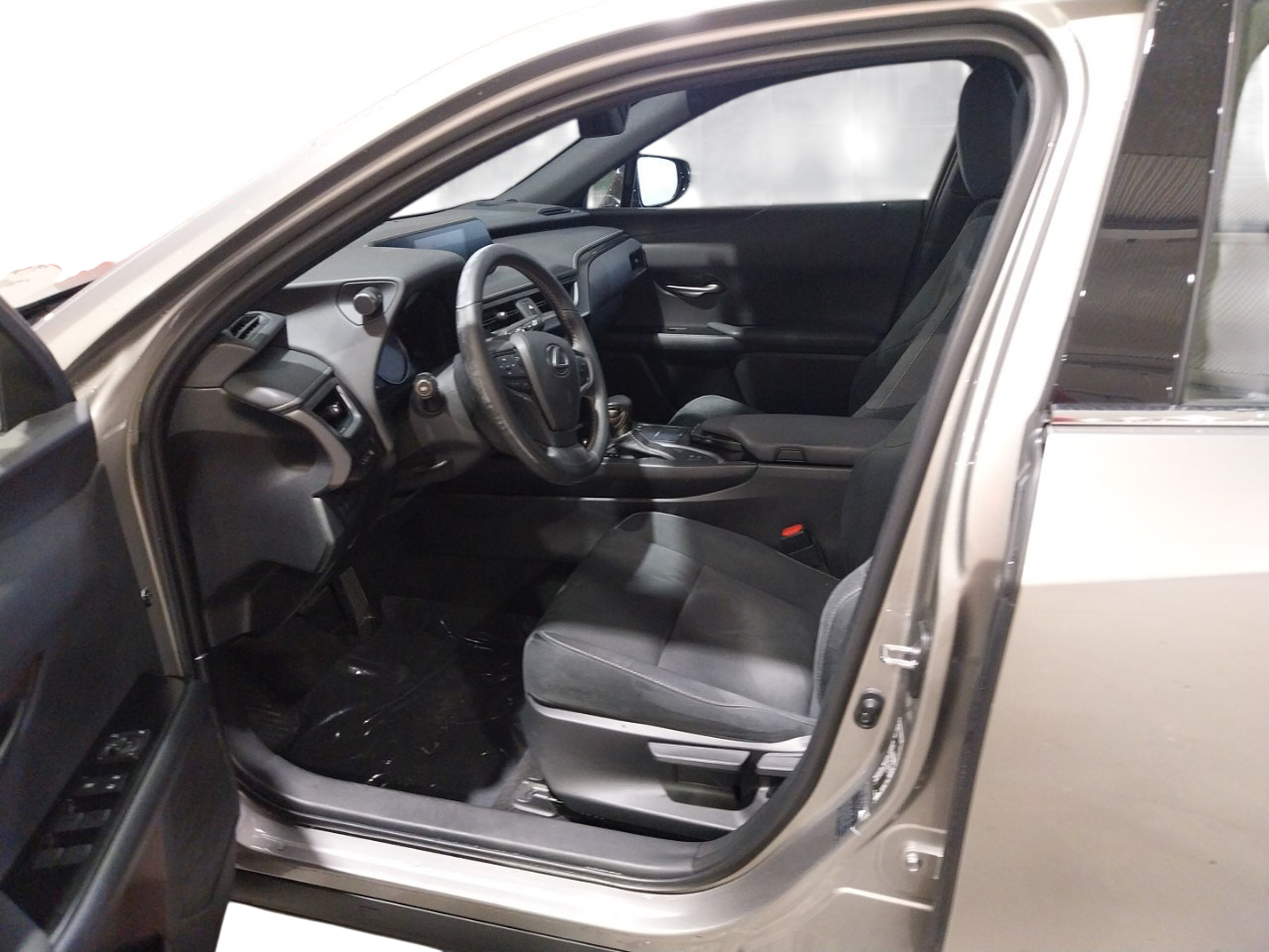 Imagen 7 de Lexus UX Híbrido 184 CV por 26.290 €