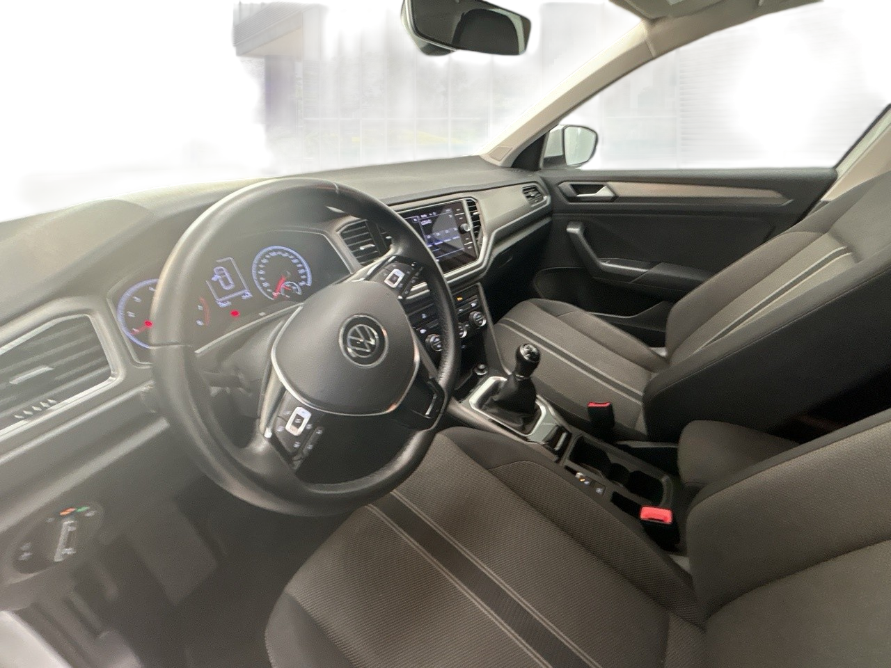 Imagen 7 de Volkswagen T-Roc Gasolina 110 CV por 18.890 €