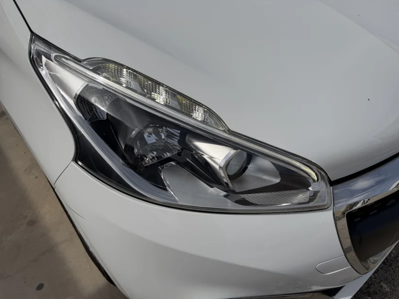 Imagen de Peugeot 208